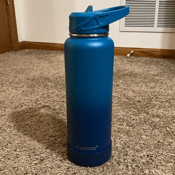 CIVAGO Water Bottle 40 ounces 3 lids - Picture 4 of 11